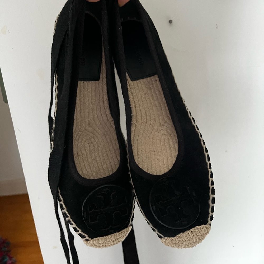 Parisian Never before worn Tory Burch Wedges